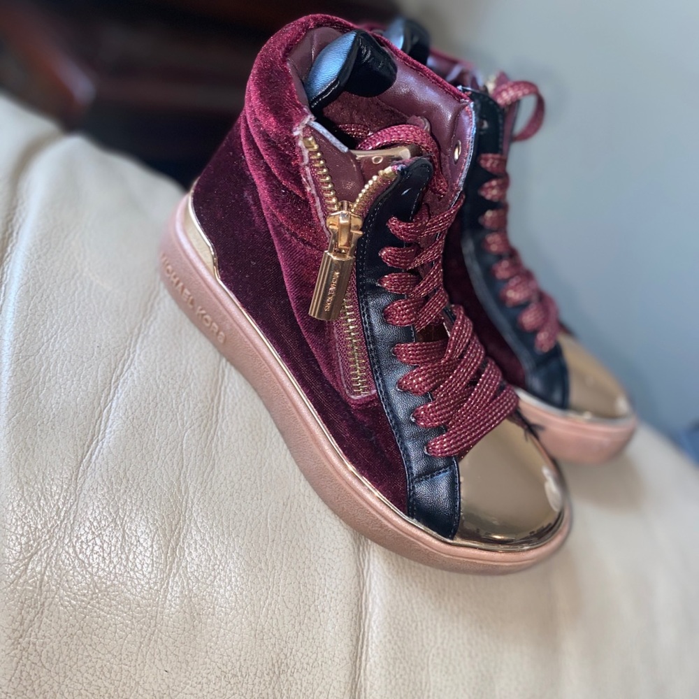 Girls Burgundy high top shoes Michael Kors
